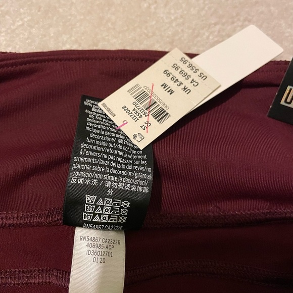 VS PINK ultimate leggings-medium **NWT** - Picture 9 of 9